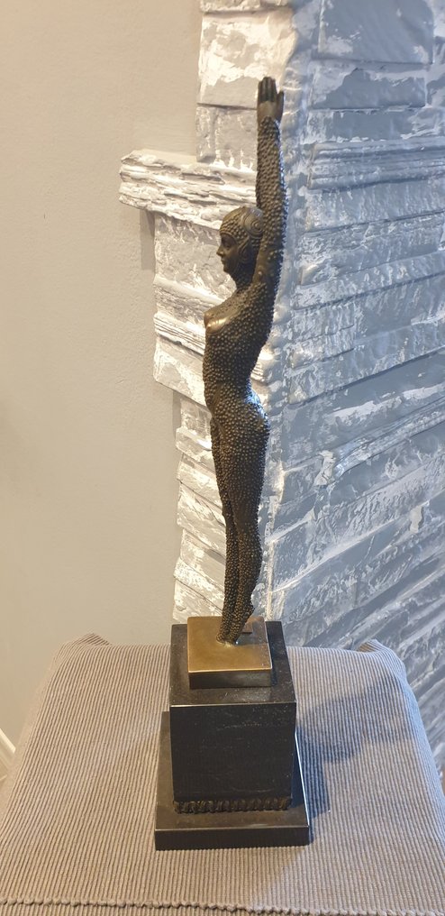 DH Chiparus - 雕塑, CHIPARUS SOLID BRONZE SCULPTURE. ABSTRACT ART DECO NOUVEAU - 50 cm - 铜绿青铜 #1.0