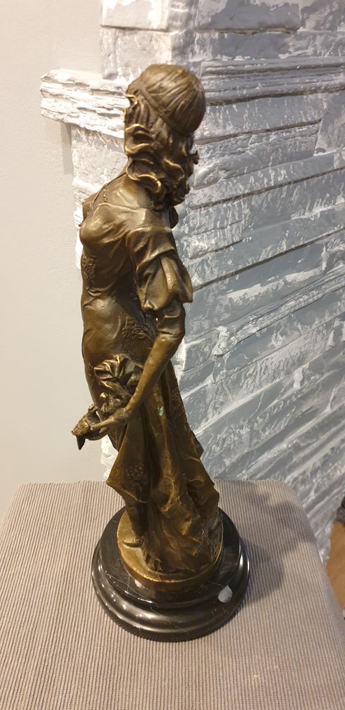 T. LEVY - Sculpture, Lady with birds - 47 cm - Bronze patiné #2.1