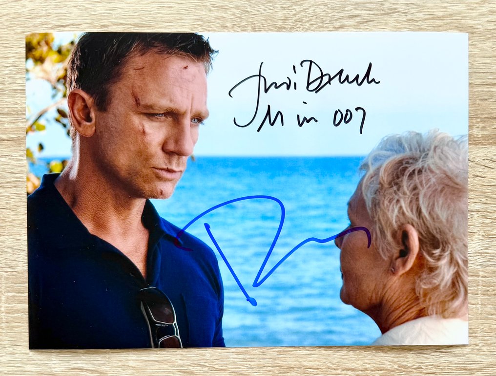 James Bond - Double signed by Daniel Craig and Judi Dench, with COA #1.0
