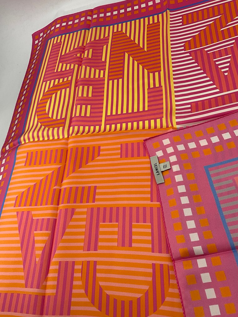 Lancel - PARIS 1876 , monogramme / - Écharpe #1.0