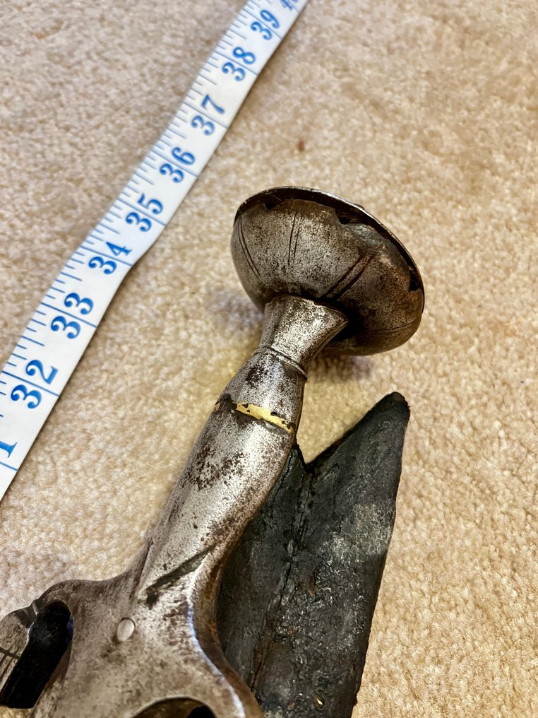 Le pulwar ou pulouar (پلوار) est une épée courbe à une main. - Fer (fonte/fer forgé), Bois, Cuir - Afghanistan - XIXe siècle #2.1