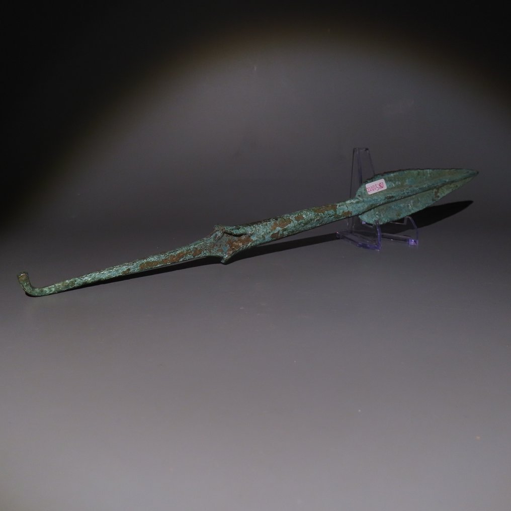 Edad del Bronce Bronce Punta de lanza. 2º milenio a.C. Longitud de 36,4 cm. #2.1