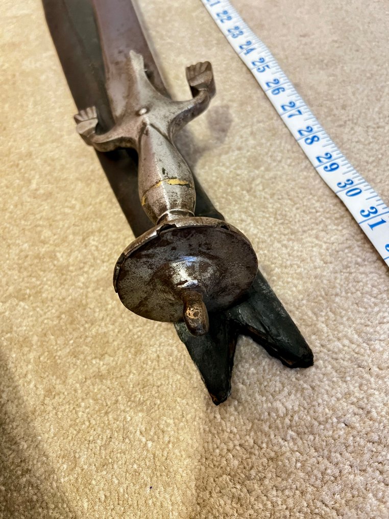 Le pulwar ou pulouar (پلوار) est une épée courbe à une main. - Fer (fonte/fer forgé), Bois, Cuir - Afghanistan - XIXe siècle #4.3