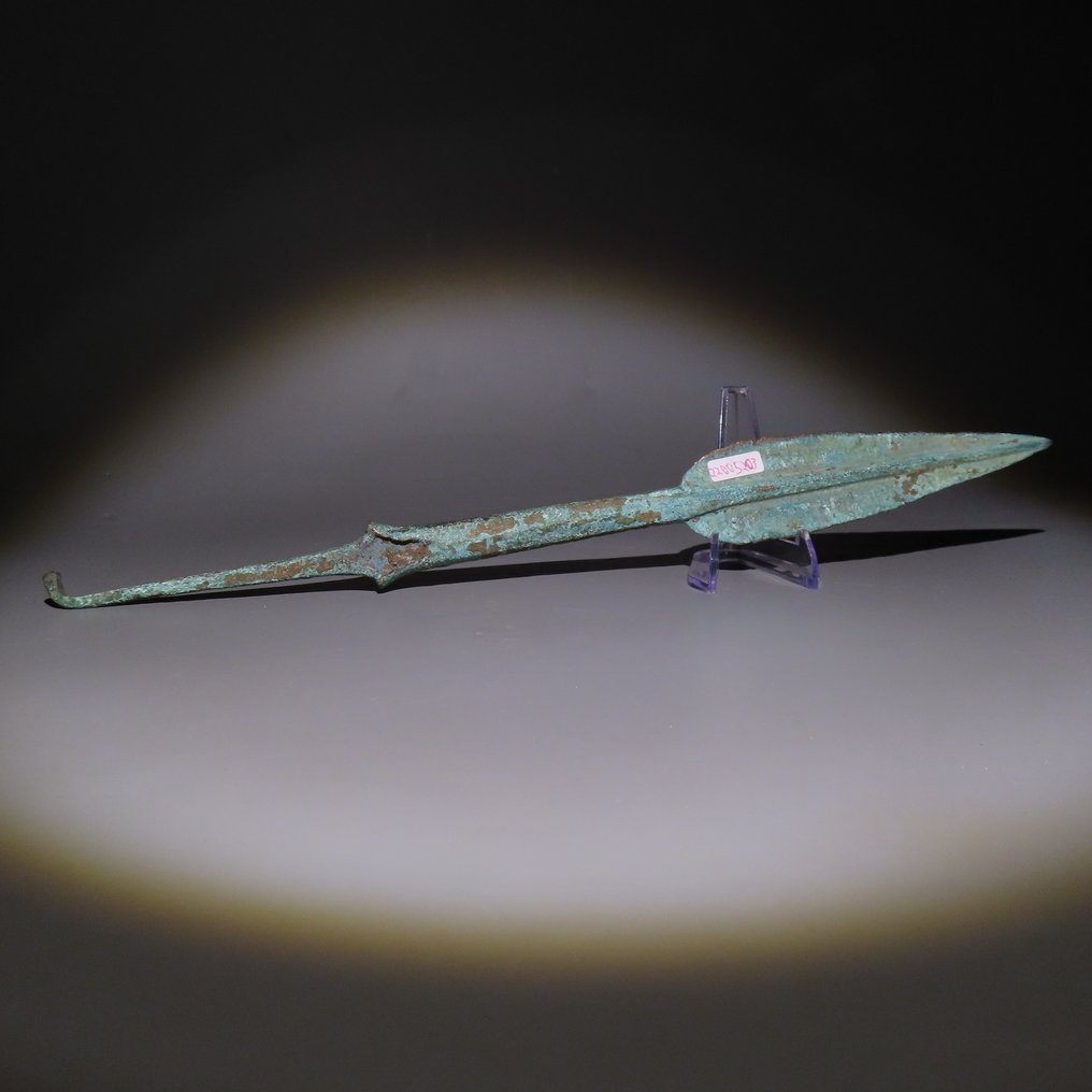 Edad del Bronce Bronce Punta de lanza. 2º milenio a.C. Longitud de 36,4 cm. #3.2