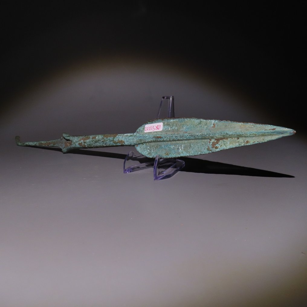 Edad del Bronce Bronce Punta de lanza. 2º milenio a.C. Longitud de 36,4 cm. #4.3