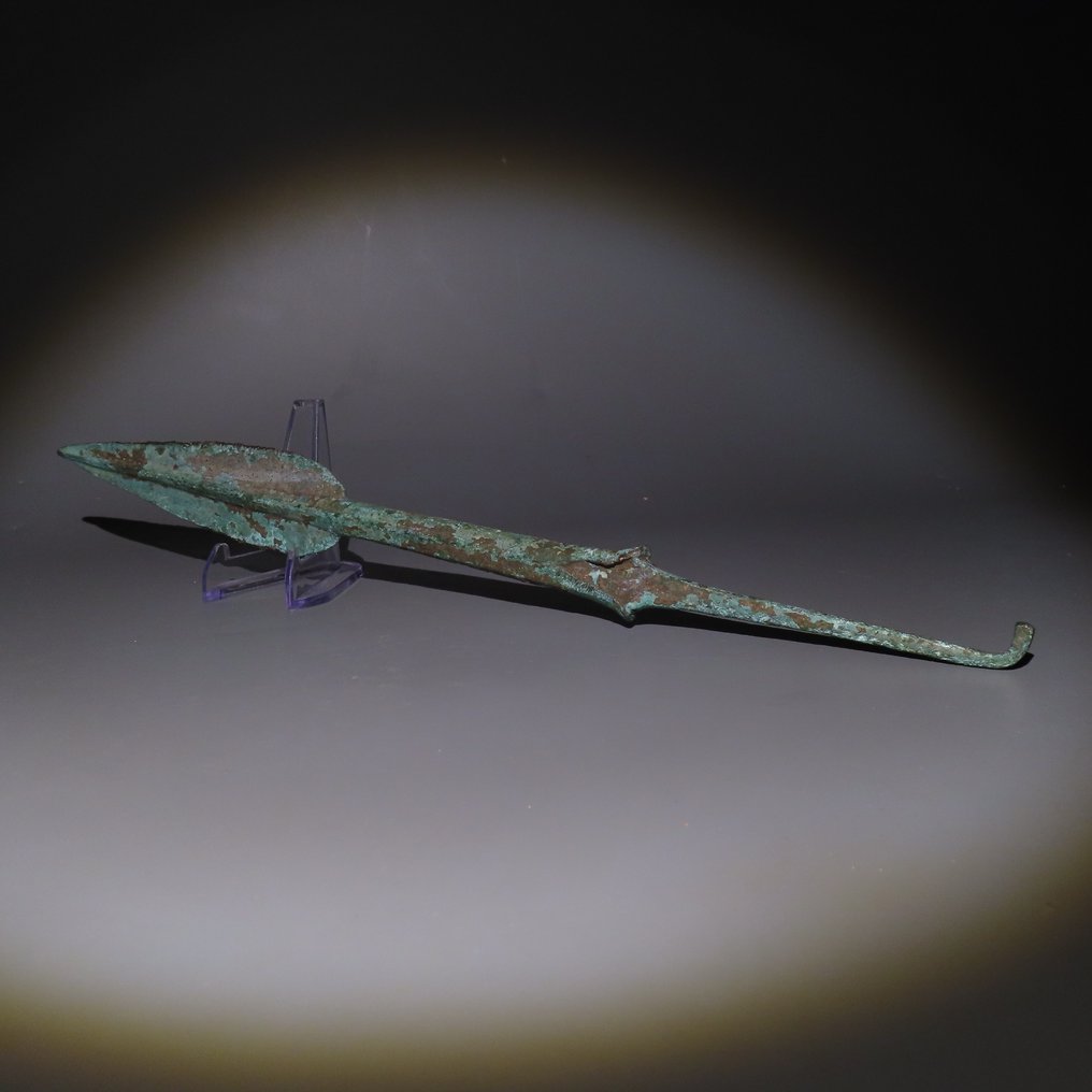 Edad del Bronce Bronce Punta de lanza. 2º milenio a.C. Longitud de 36,4 cm. #1.0