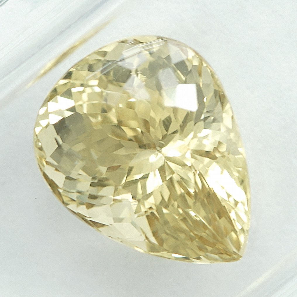 黄色绿宝石（金绿柱石）  - 3.86 ct - 国际宝石研究院（IGI） #1.0