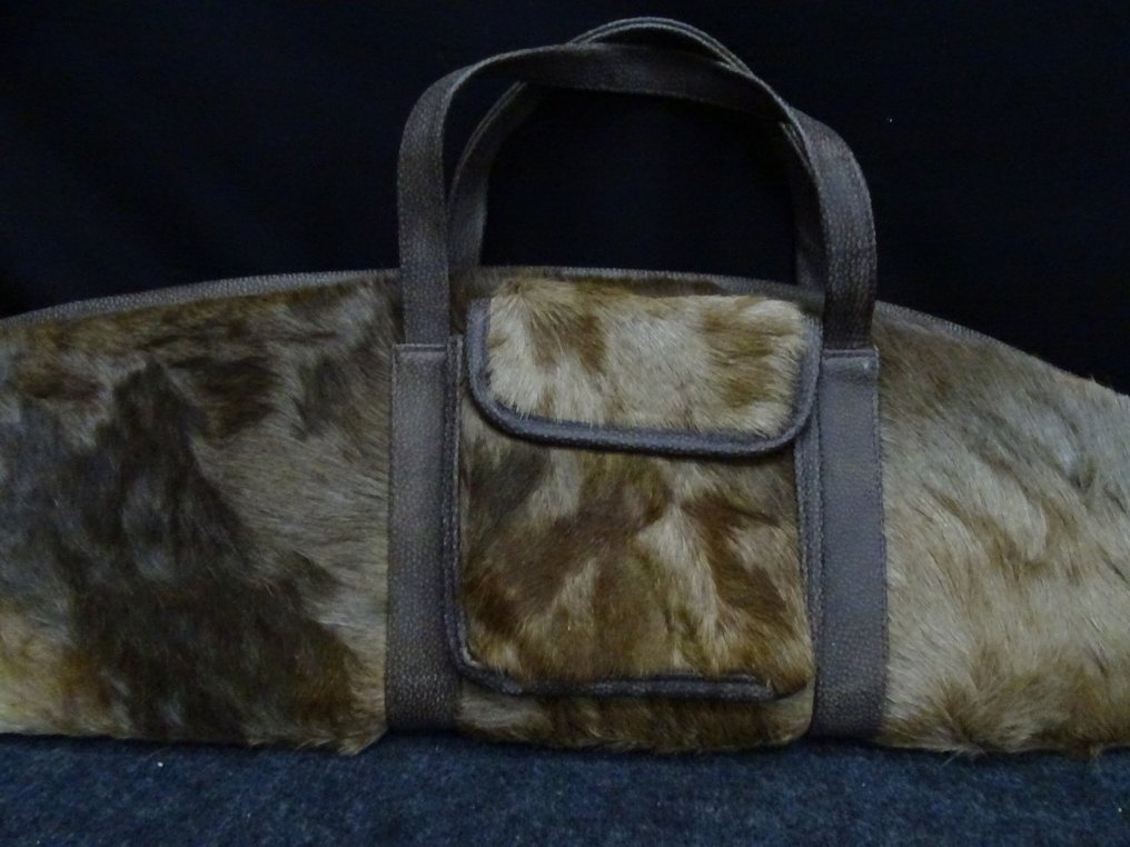 African blesbok skin gun slip - Cuscino #3.2