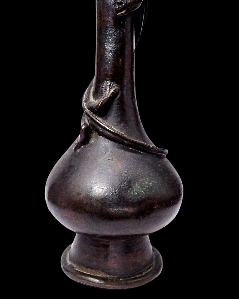 中國古代,明朝 青铜制花瓶,镌刻有浮雕的赤龙龙纹 - 明朝 - (1368-1644) #1.0