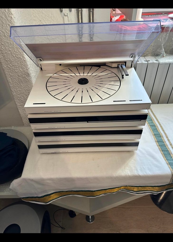 Bang & Olufsen by Jacob Jansen - Beosystem 7000 White Edition - Hi-fi sett #2.1