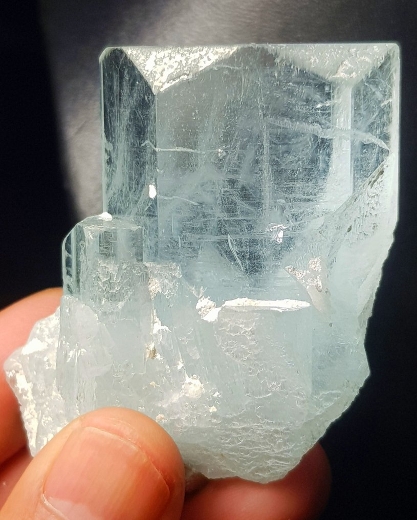 super Aesthetic fully terminated complete undamaged Aquamarine Crystal , Lustrous good color and Crystal - Height: 65 mm - Width: 28 mm- 124 g - (1) #1.0