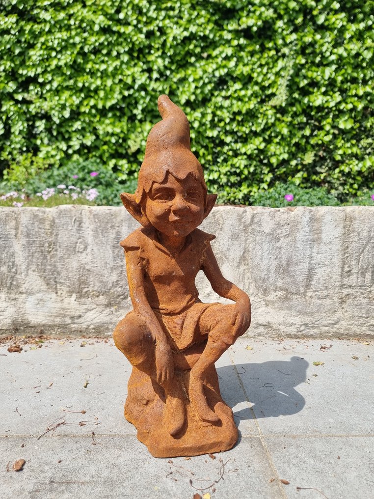 雕像 - A dreaming garden gnome - 铁 #4.3