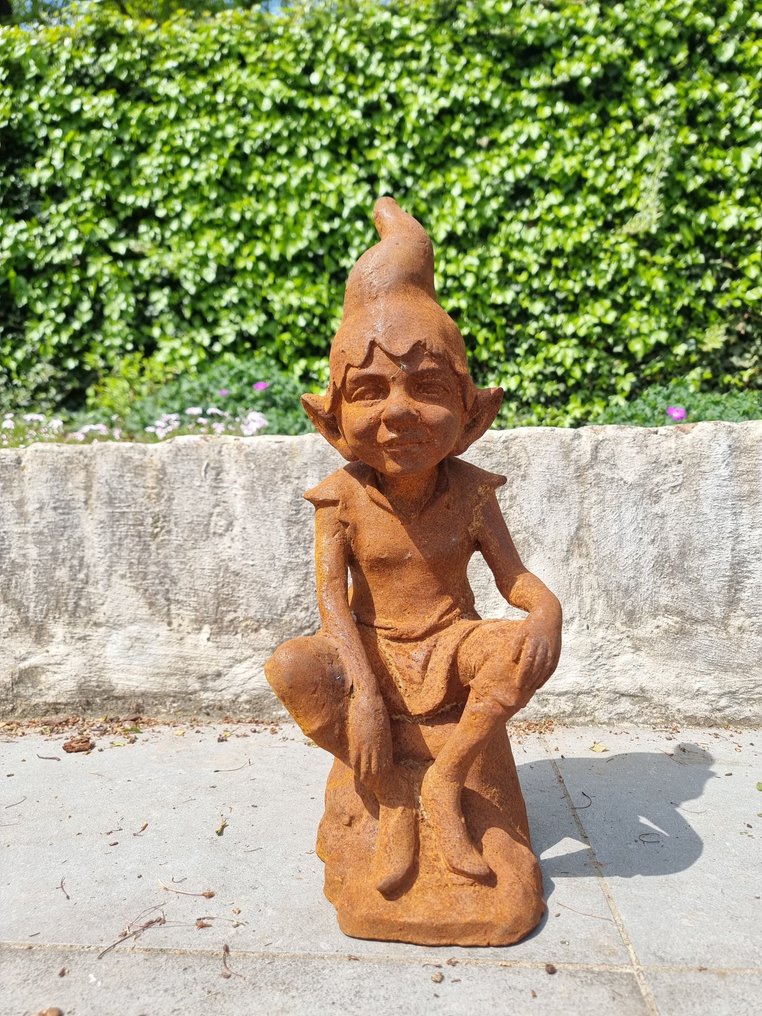 雕像 - A dreaming garden gnome - 铁 #1.0