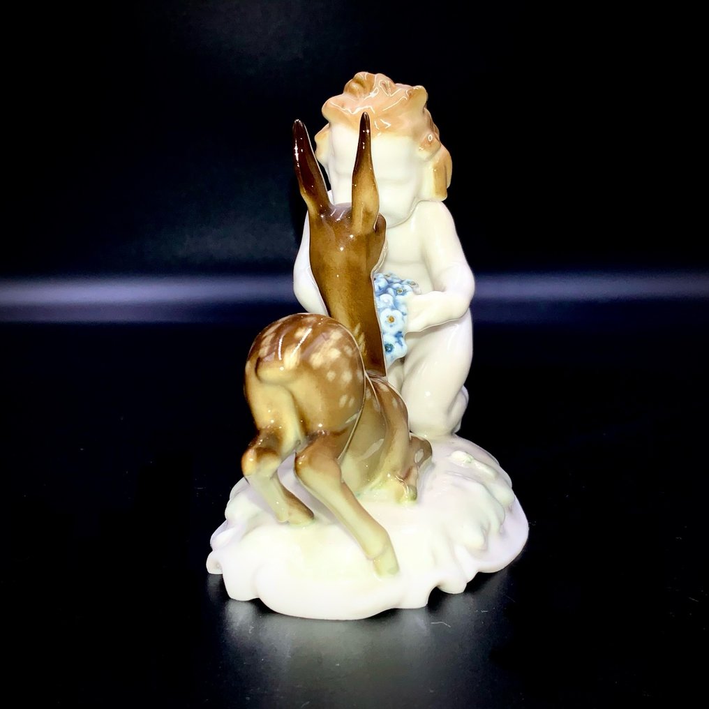 Karl Tutter - Hutschenreuther - "Child Feeding Deer" (13 cm) - ca 1950 - Αγαλματίδιο - Πορσελάνη #2.1