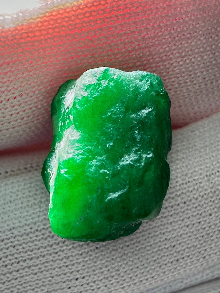 祖母绿 未切割的，10.85克拉顶级绿色祖母绿水晶。百分百特别之作！ - 高度: 12 mm - 宽度: 10 mm- 2.17 g #1.0