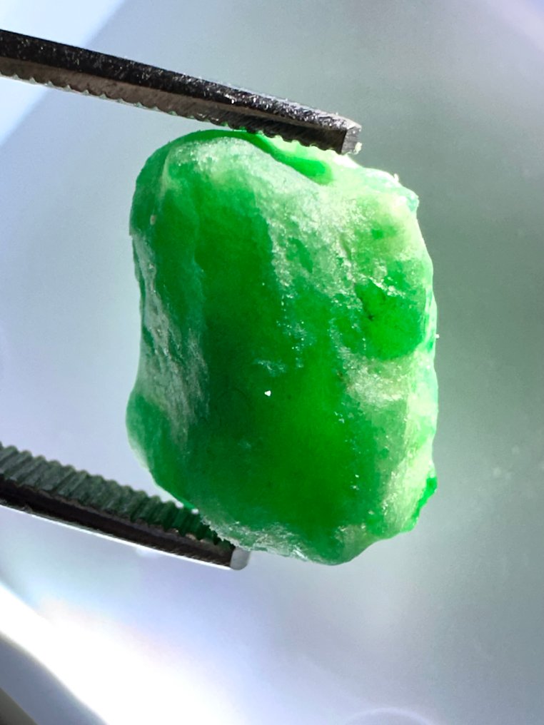 祖母绿 未切割的，10.85克拉顶级绿色祖母绿水晶。百分百特别之作！ - 高度: 12 mm - 宽度: 10 mm- 2.17 g #2.1