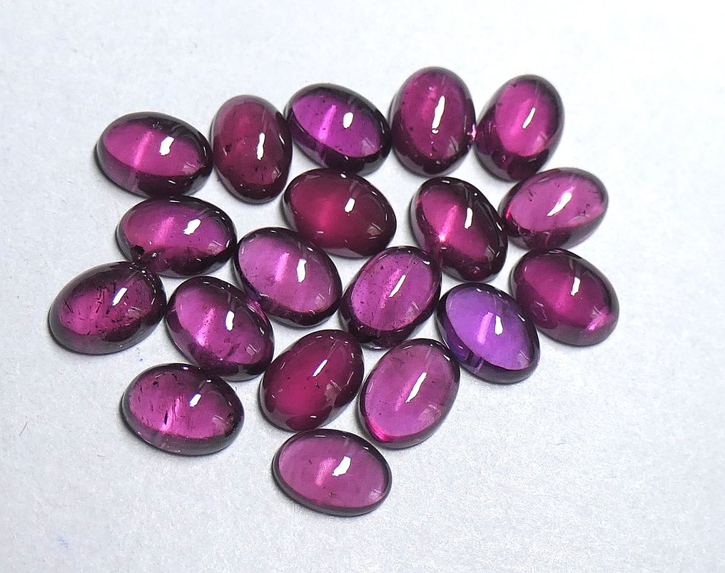 Large lot of 100% natural GRENATS RHODOLITE Cabochon- 4.27 g - (19) #1.0