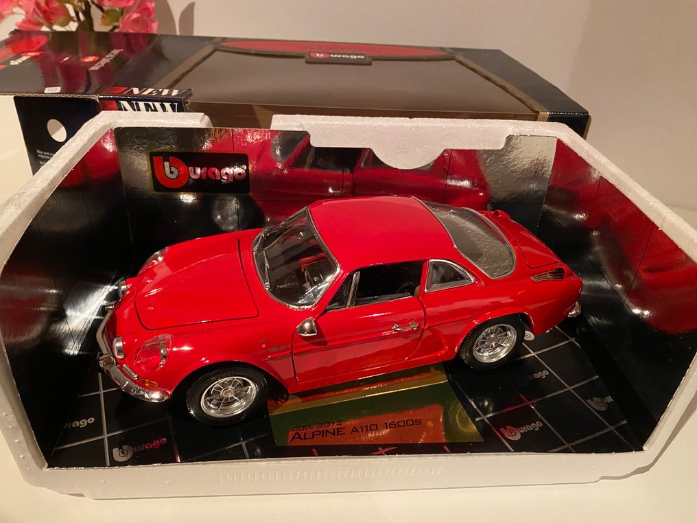 Bburago 1:16 - Model car - Alpine A110 1600 S 1971 - Special Collection #1.0