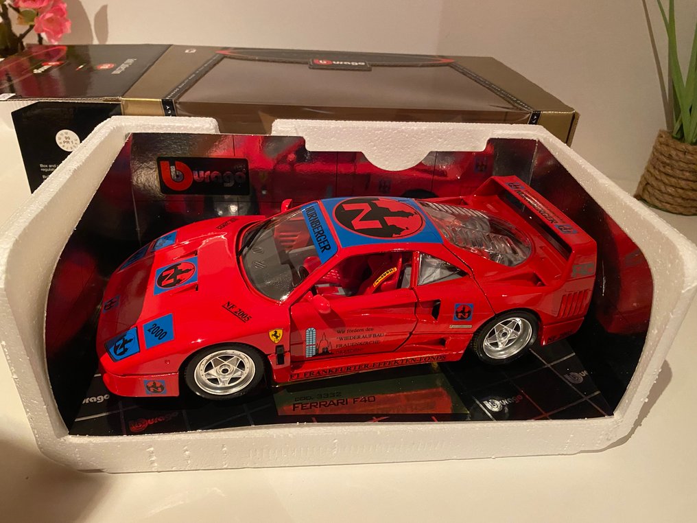 Bburago 1:18 - Machetă mașină - Ferrari F40 - Colecția de aur #1.0