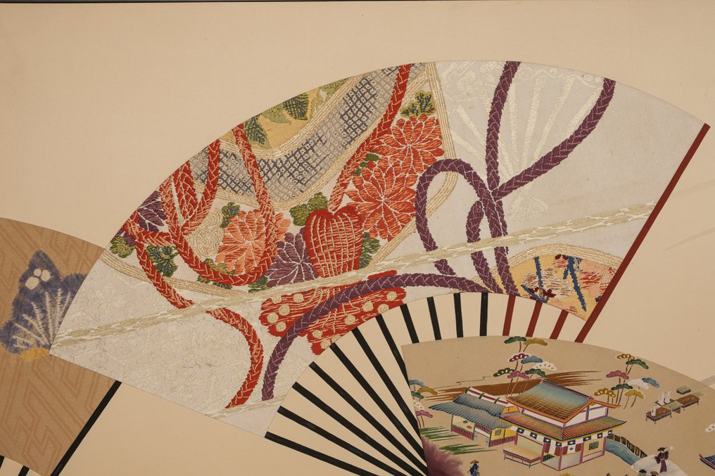 Byôbu οθόνη διπλωμένη με nihon shishû (ιαπωνική κέντημα) - Ξύλο, μετάξι, χαρτί, κέντημα - Ιαπωνία - Περίοδος Taishô έως πρώιμη Shôwa (αρχές/μέσα 20ού αιώνα) #1.0