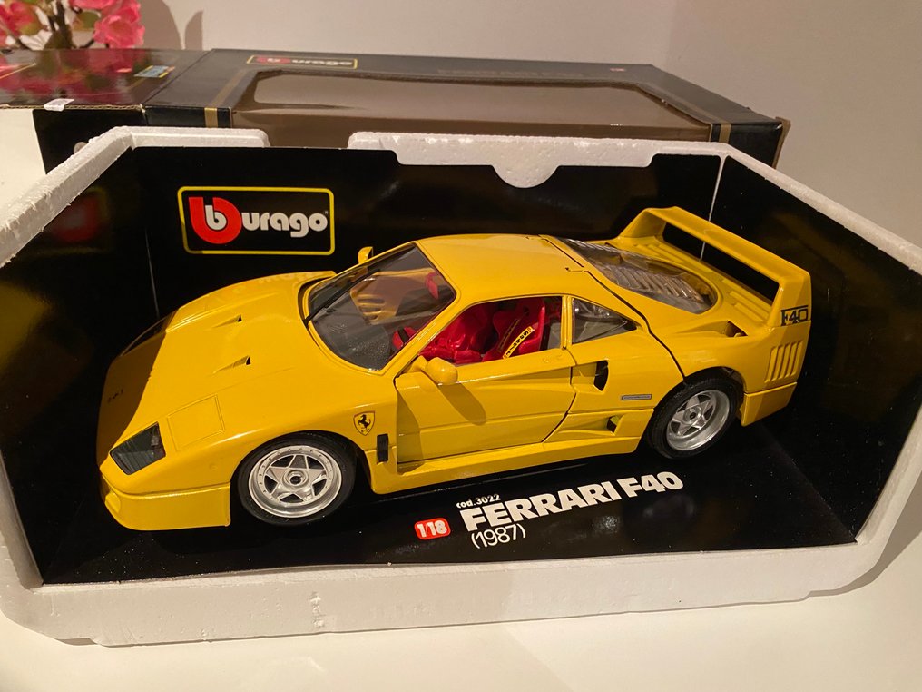 Bburago 1:18 - Model samochodu - Ferrari F40 #2.1