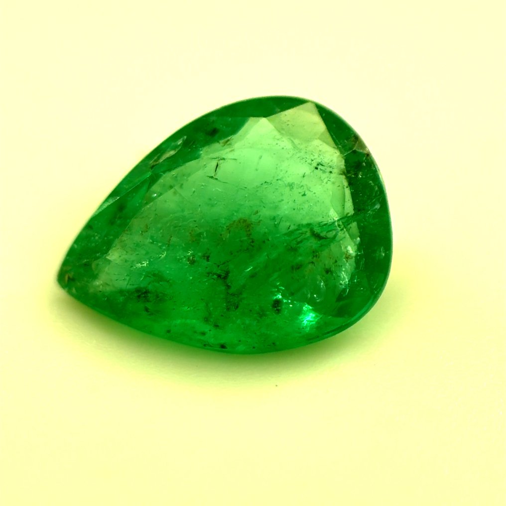 Ingen reservasjonspris - 1 pcs Grønn Smaragd - 1.45 ct - Det internasjonale gemologiske institutt (IGI) - Naturalismemerstein #1.0