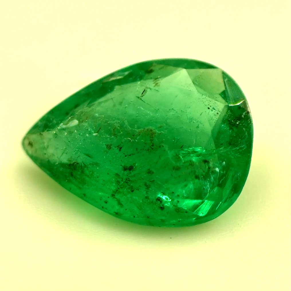 Ingen reservasjonspris - 1 pcs Grønn Smaragd - 1.45 ct - Det internasjonale gemologiske institutt (IGI) - Naturalismemerstein #2.1