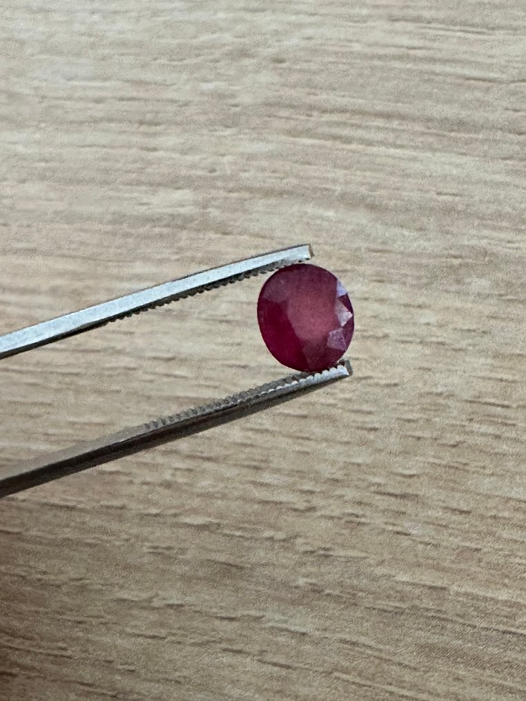 Ruby Real Gem! Stunning Transparent Faceted Blood Ruby. Natural, 1,65 Ct. From the Specially Collection - Height: 7.5 mm - Width: 6 mm- 0.33 g #2.1