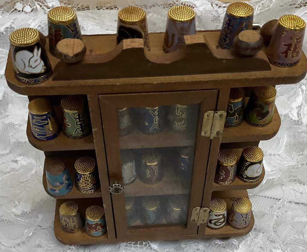 Collezione a tema - Collezione ditali in cloisonne’ con bacheca #1.0