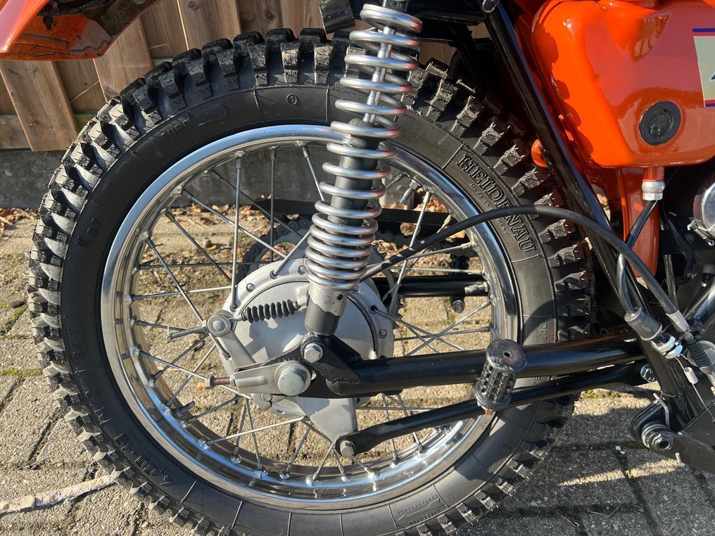 Kawasaki - F8 - Bison - 250 cc - 1971 #4.3