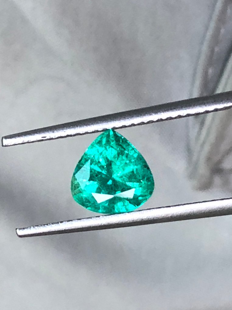 1 pcs  绿色 祖母绿  - 1.35 ct - 国际宝石研究院（IGI） - 无底价 #1.0