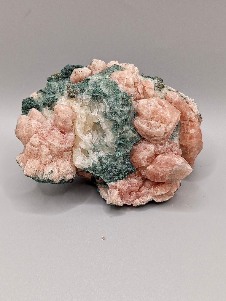 Pink Quartz, Unique Piece (Alpe di Siusi, Bolzano, Italy). Mineral collection. Height: 60. - Height: 60 mm - Width: 90 mm- 276 g - (1) #1.0