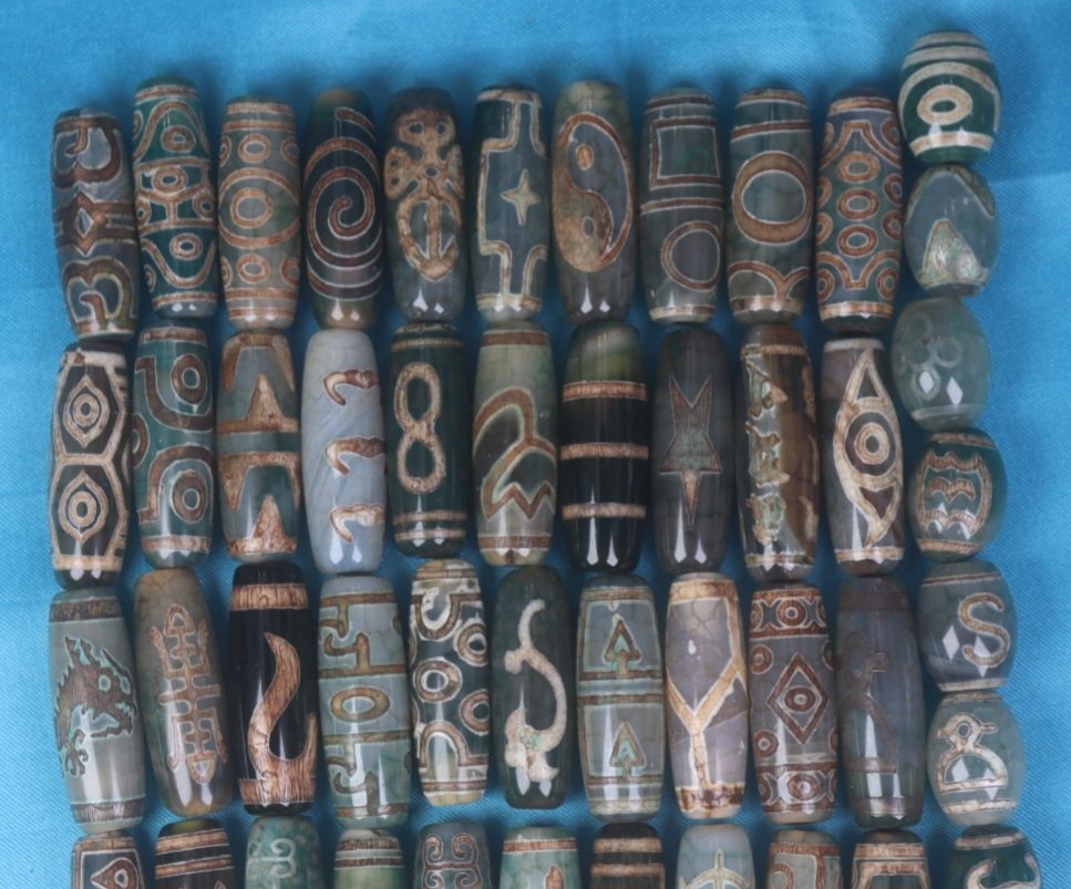 Dzi 珠 - 西藏 Dzi 玛瑙 - 9眼 Dzi、3眼 Dzi、观音 Dzi、龙 Dzi、莲花 Dzi- 276 g - (60) #1.0