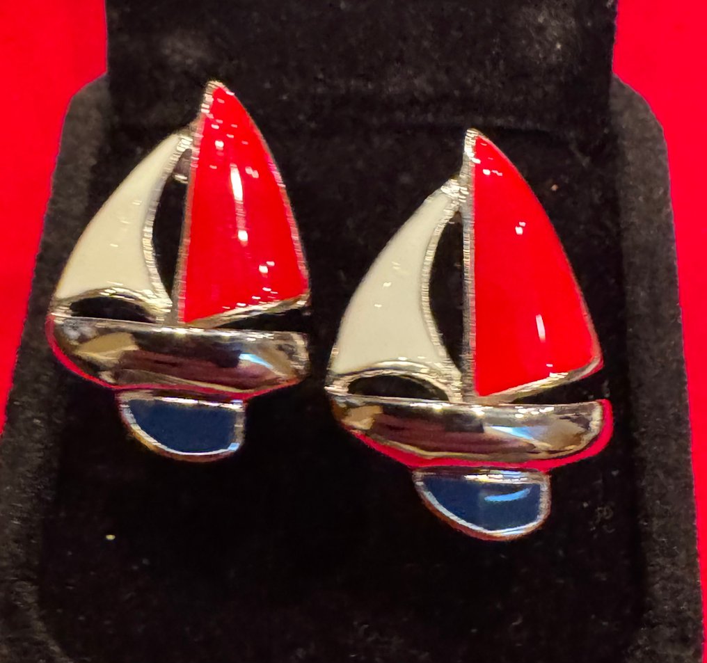 Elegantit kierretyt hopea- ja emalipurjevenekalvosinnapit - Kalvosinnapit #4.3