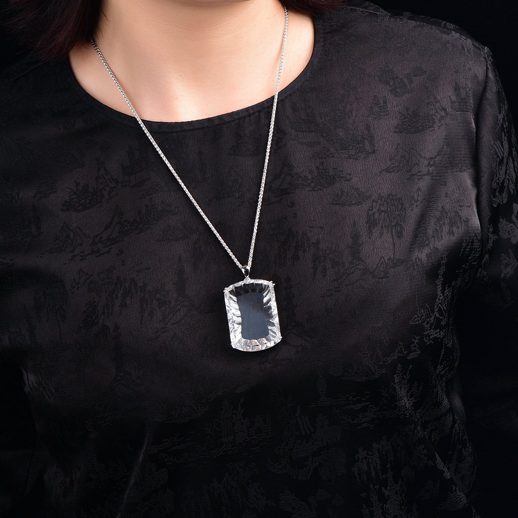 ALGT 认证 - 巨大且精湛的天然石英吊坠 以其异常明亮的清晰度而著称- 39.44 g #1.0