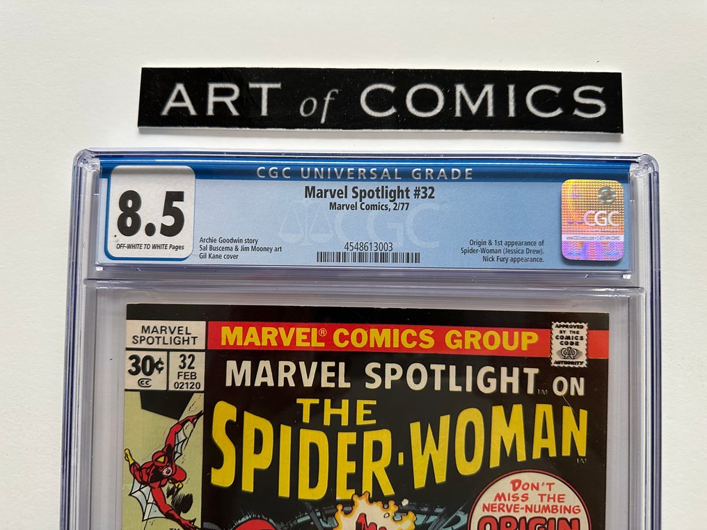 Marvel Spotlight #32 - CGC 8.5 - Origin & 1st Appearance Of Spider-Woman - 1 Graded comic - Eerste druk - 1977 #2.1