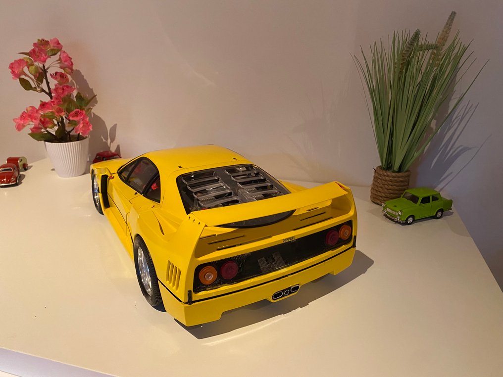 Pocher 1:8 - Modellauto - Ferrari F40 #2.1