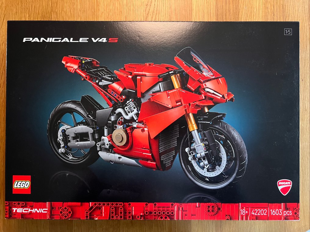 Lego - Technic - 42202 - Ducati Panigale V4S - 2020+ #1.0