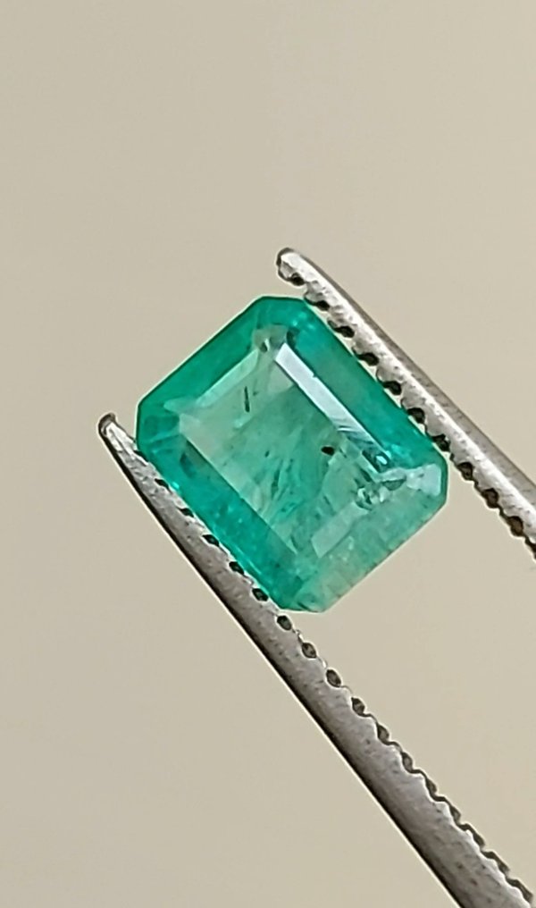 Esmeralda  - 1.43 ct - Antwerp Laboratory for Gemstone Testing (ALGT) #4.3