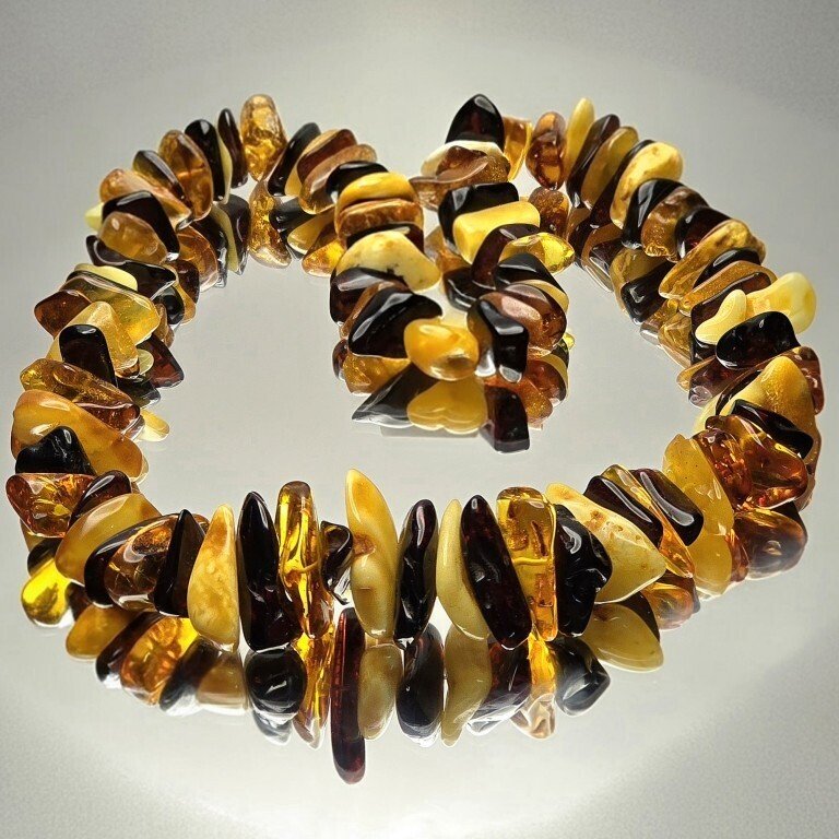 Natural multicolored Baltic amber strand, real, cut into chips. Diameter from approximately 12 to 25 mm, 58 cm- 110 g - (1) #2.1