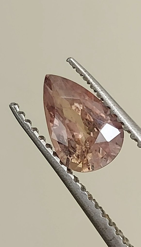 Sapphire  - 1.85 ct - Antwerp Laboratory for Gemstone Testing (ALGT) #1.0