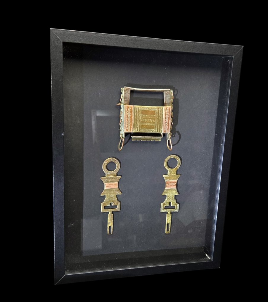 .  - Διόραμα - Αναμνηστικό ταξιδιού - Κλειδαριά στήθους Tuareg από τη Σαχάρα, επιμελώς διακοσμημένη με χαλκό και #1.0