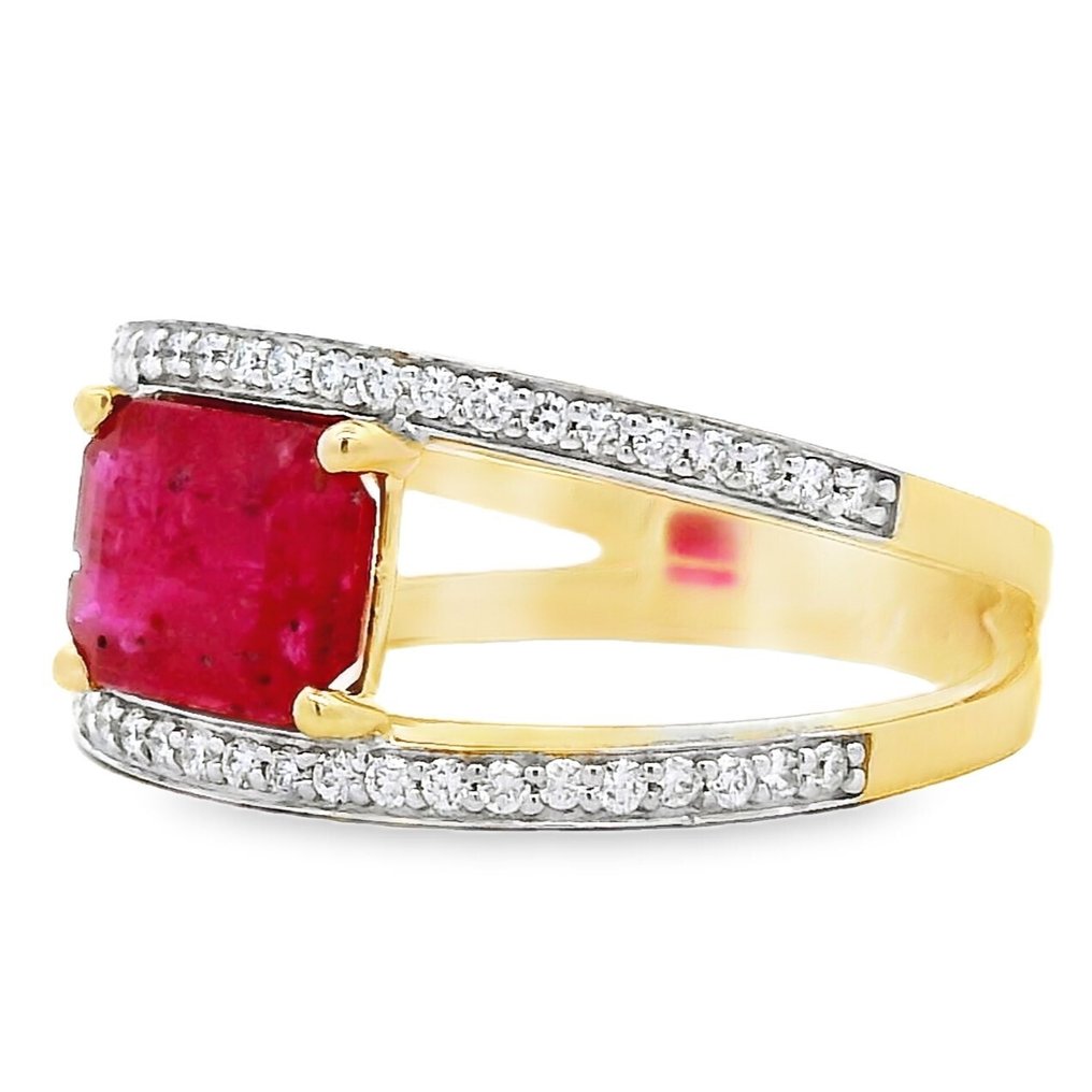 Ring - 14 kt. Yellow gold -  2.01ct. tw. Ruby - Diamond #4.3