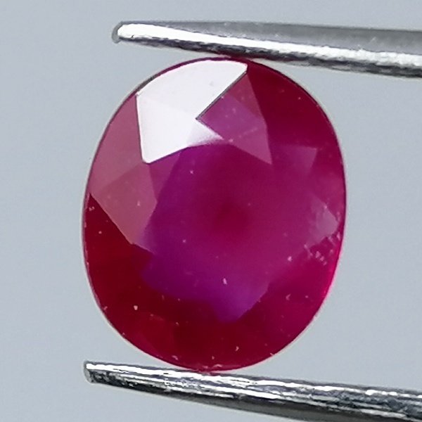 Red Ruby - 0.65 ct - Instituto Gemólogico Español (IGE) - Minor #3.2