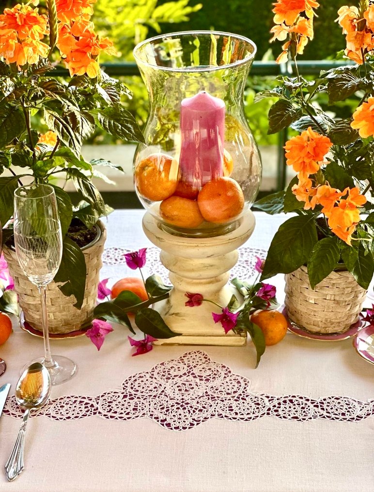 Magnificent lace and linen tablecloth, twelve napkins, beautiful hand-made work. - Tablecloth - 275 cm - 180 cm #1.0