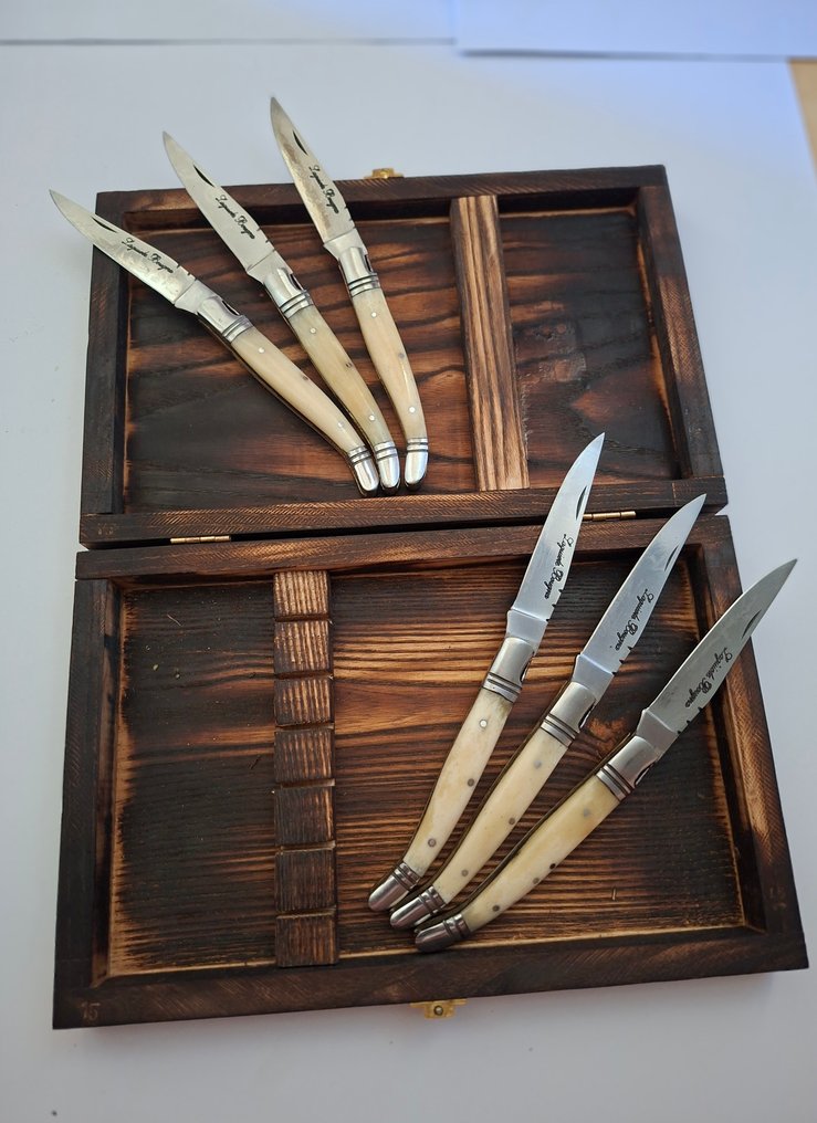 K.Roman K.Romain  - Kitchen knife - Kitchen knife set -  La Coutellerie De Romain Laguiole Bougna Kitchen Knives Prestigious Presented in Box - Steel, Bone, Wood - France #2.1