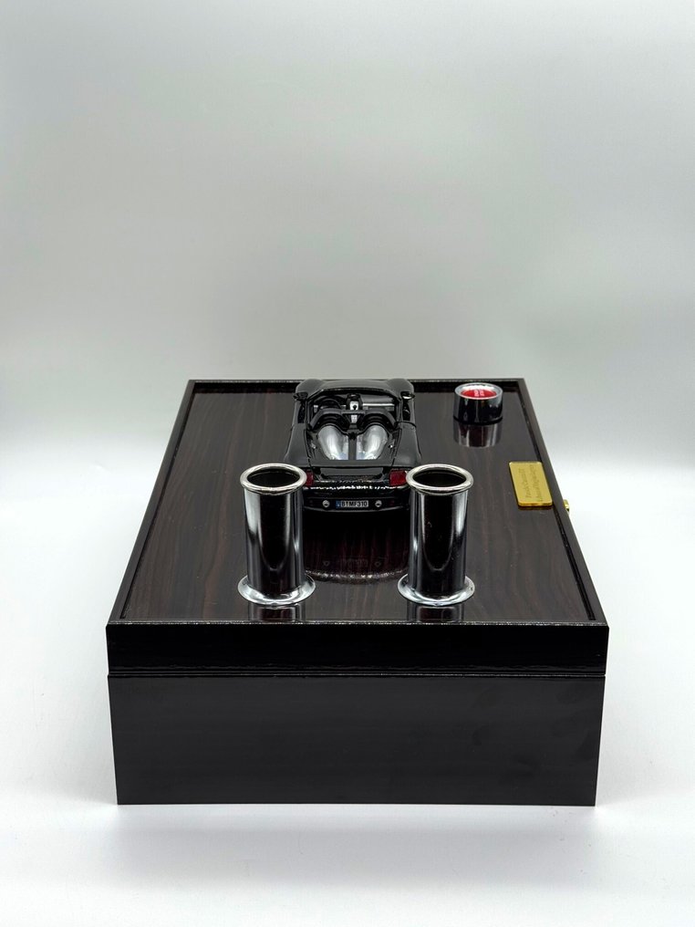 1:24 - 模型運動車 - Porsche Carrera GT Pure Sound – Professionally Recorded & Integrated into a Model Display - 限量版 – 正品32位保时捷Type 980/01 5.7L V10 录音 – 编号 #4.3