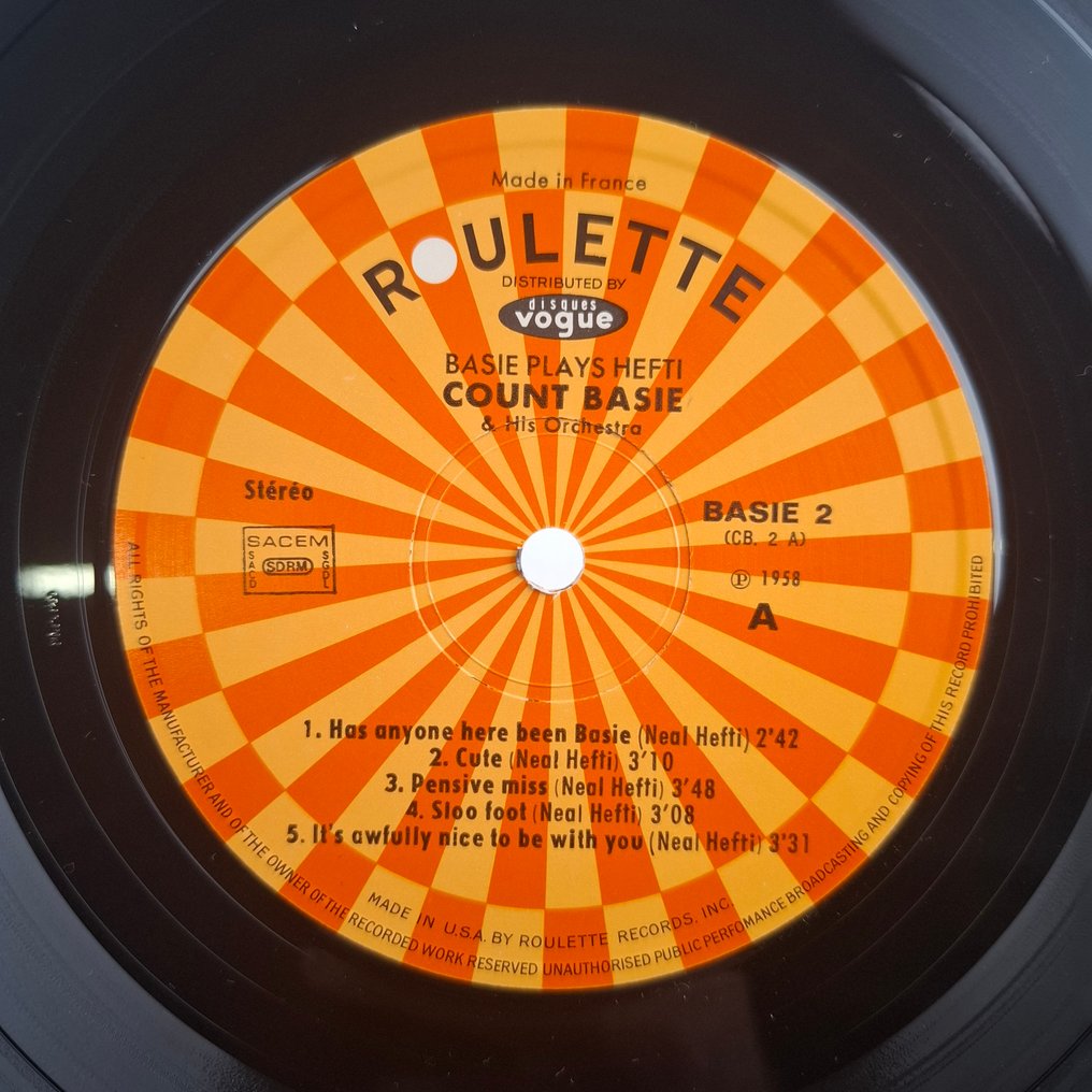 Count Basie - SIGNED BY COUNT BASIE (1904-1984) - Basie Plays Hefti - Vinyl record - 1970 #4.3