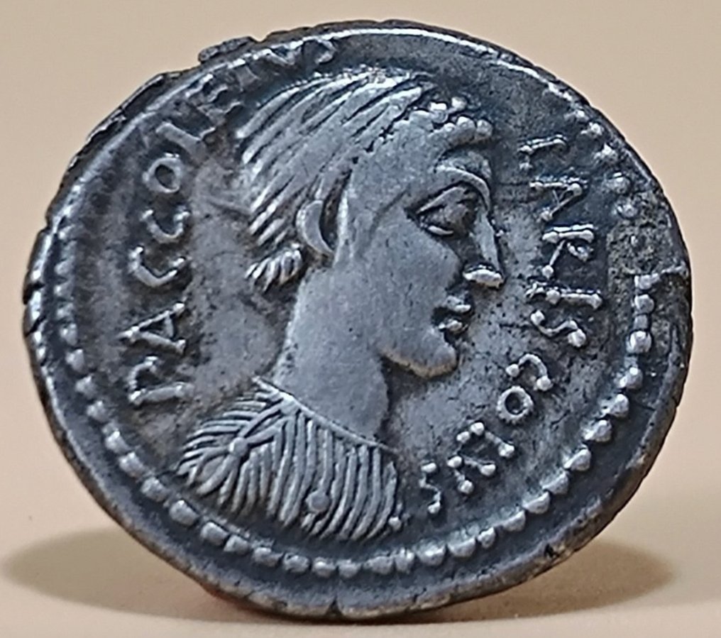 Roman Republic. P. Accoleius Lariscolus, 43 BC. Denarius #1.0