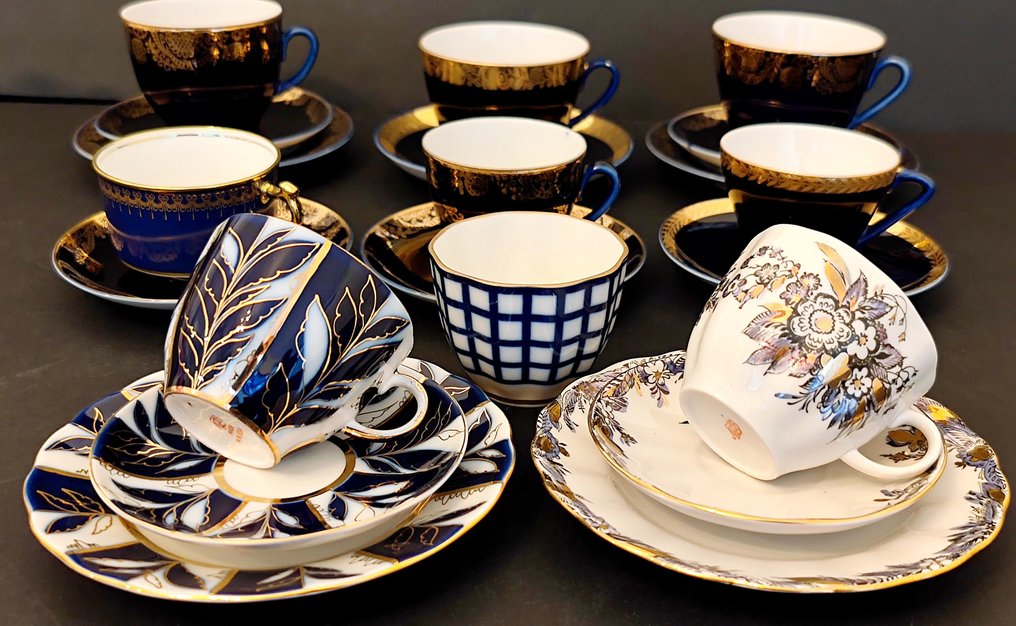 Lomonosov Imperial Porcelain Factory - Csésze és csészealj (9) - Rare chance — 9 sets in one. - Porcelán - Kobalt & Arany Elegancia #1.0